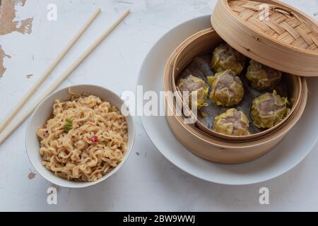 Manzo siu mai con tagliatelle Foto Stock