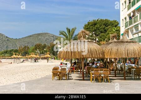 Spiaggia a Port d'Alcudia, Maiorca, Isole Baleari, Spagna, Europa Foto Stock