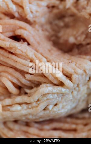 Carne fresca macinata pronta per cucinare.Close up. Foto Stock