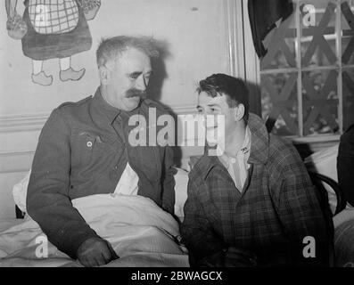 Alcune delle prime vittime di guerra all'Horton Military Hospital , Epsom , Surrey . 30 dicembre 1939 Foto Stock