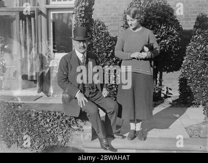 Elezione generale , ottobre 1924 Sir Alfred Mond con sua figlia Miss Norah Mond 24 ottobre 1924 Foto Stock