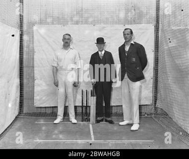 Presso il club di cricket Indoor di Londra Ovest, Acton F T Mann , P F Warner e Durston (Middlesex ) 31 dicembre 1924 Foto Stock