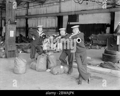 I volontari della Royal Naval si mobilitano Foto Stock