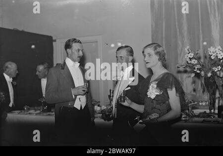 Palla di caccia New Forest United a Brockenhurst . Christopher Jeffreys , Lord Somerton e Lady Rosemary Jeffreys . 21 aprile 1933 Foto Stock