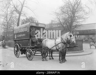 Preso per la compagnia di pane gassata . 31 marzo 1920 Foto Stock