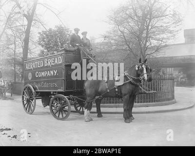 Preso per la compagnia di pane gassata . 31 marzo 1920 Foto Stock