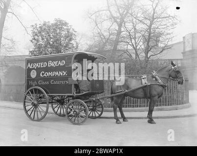 Preso per la compagnia di pane gassata . 31 marzo 1920 Foto Stock