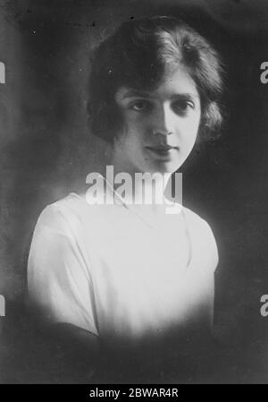 La bella principessa italiana H R H Principessa Mafalda di Savoia , la seconda figlia del re Vittorio e della regina Elena 5 settembre 1922 Foto Stock