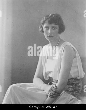 Principessa Martha di Svezia seconda figlia del Principe e Principessa Carl , che ha fatto i suoi capelli , come si vede nella fotografia 8 settembre 1922 Foto Stock