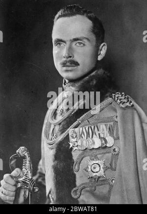 Annunciando la morte della duchessa di Albany la Principessa Elena . La duchessa morì mentre era in visita al figlio il Duca di Sassonia Coburg a Innsbruck 2 settembre 1922 Foto mostra Carlo Edoardo, Duca di Sassonia-Coburg e Gotha (Leopoldo Carlo Edoardo Alberto; tedesco: Luitpold Carl Eduard Georg Albrecht; 19 luglio 1884 - 6 marzo 1954), fu il quarto e ultimo duca regnante di Sassonia-Coburg e Gotha Foto Stock