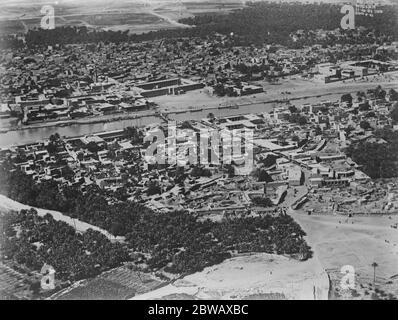 Il RAF assume il controllo dell'Iraq . Una veduta aerea di Hillah , a circa 60 miglia da Baghdad 30 settembre 1922 Foto Stock