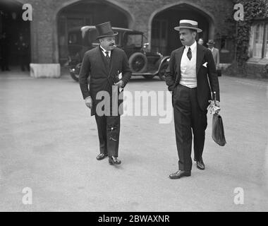 La Lega delle Nazioni siede a Londra M Quinones de Leon (Spagna) Ambasciatore a Parigi , lasciando il palazzo di St James dopo la seduta mattutina del Consiglio 19 luglio 1922 Foto Stock