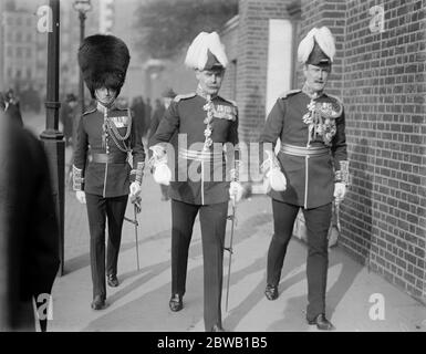 Il Kings Levee a St James Palace London Major General Jeffreys ( a sinistra ) e General Godley 14 febbraio 1922 Foto Stock