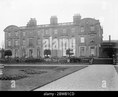 Dove la principessa Maria trascorrerà parte della sua luna di miele . Weston Park , la casa Shropshire del conte e contessa di Bradford . L'entrata principale delle carrozze a Weston Park. 3 febbraio 1922 Foto Stock