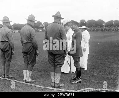 Re Giorgio e la Regina Maria alla Aldershot Military Fete . 25 agosto 1917 Foto Stock