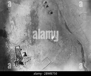 Le operazioni militari britanniche in Somaliland . Vista aerea di tombe e piantagioni di datteri a sud di Taleh . 7 aprile 1920 Foto Stock