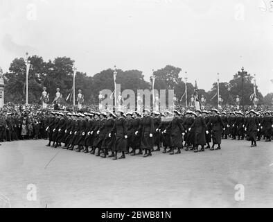 La grande vittoria marzo a Londra . Le chiavi nella marcia della vittoria. 19 luglio 1919 Foto Stock