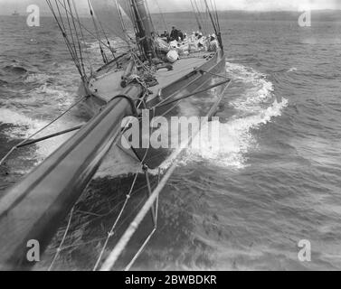 Shamrock IV a vela . 10 ottobre 1919 Foto Stock