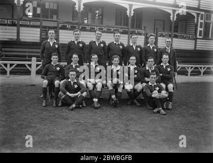 Cinque Nazioni - Cardiff, 3 febbraio 1923 Galles 8 - 11 Scozia la squadra gallese in ordine sconosciuto Ossie Male , Rowe Harding , Arthur Cornish , Albert Jenkins , Codger Johnson , Clem Lewis (c) , Bobby Delahay , Gethin Thomas , Ambrose Baker , dai Davies , Lew Jenkins , Tom Roberts , Steve Morris , Gwilym Michael e Tom Parker 3 febbraio 1923 Foto Stock