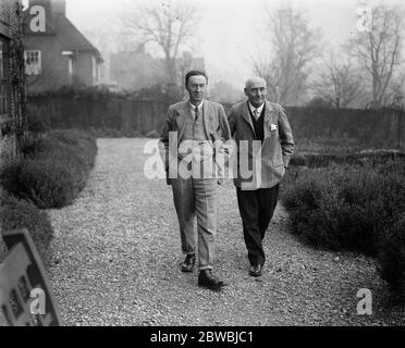 Labors Capital Levy Champion a Leicester MR Patick Lawrence , candidato laburista a leicester con il Sig. H Peach sua ospite 21 novembre 1923 Foto Stock