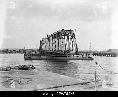 Tilbury , ponte stradale di 450 tonnellate , costruito dal ponte di Cleveland e co ltd di ingegneria , Darlington . 17 maggio 1928 Foto Stock