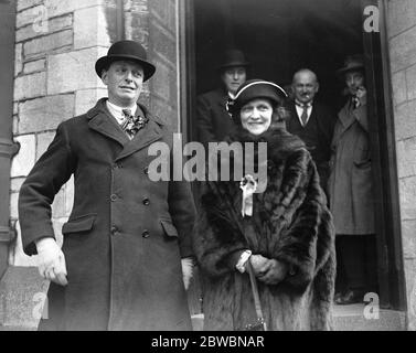 L'amara lotta di Lady Astor con il lavoro a Plymouth . Si riferisce che Lady Astor sta avendo una dura e amara gara a Plymouth con Labour , il cui candidato , Capt Woulf Brenan , ha già dovuto fare appello ai suoi sostenitori per dare il suo fair play . Lady Astor e Capt Woulf Brenan dopo le nomine . 27 novembre 1923 Foto Stock