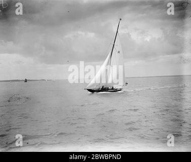 Cowes Regatta , Isola di Wight . Il signor e Last è Noreen . ( esterno ). 1 agosto 1922 Foto Stock