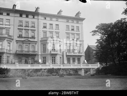 Un palazzo per l'Ambasciatore degli Stati Uniti alle ore 13 e 14 , Prince's Gate , Londra . Una vista frontale della nuova Ambasciata , che era un dono al governo americano del defunto banchiere Pierpont Morgan . 16 luglio 1926 Foto Stock