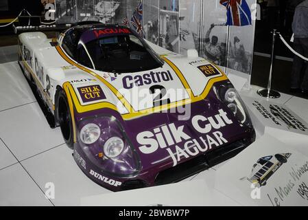 La 1988 24 ore di Jaguar XJR-9 vincitrice di le Mans in mostra al SALONE DELLE AUTO DA CORSA 1989. Olympia 2, Londra, Inghilterra, Regno Unito, GB. 4-8 gennaio 1989 Foto Stock