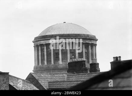 La Grande Battaglia di Dublino la cattura dei quattro tribunali Dublino la cupola dei quattro campi che mostrano finestre sabburate, proiettili segnato pareti e danneggiato fatto da gusci di artiglieria 30 giugno 1922 Foto Stock