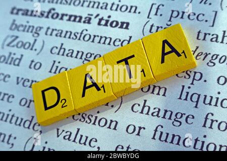 Trasformazione dei dati, trasformazione dei dati, in lettere scrabble Foto Stock