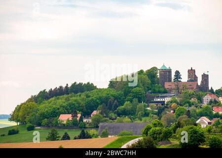 Stolpen, Germania. 28 Maggio 2020. Vista della veste medievale di Stolpen in Svizzera sassone. Credit: Daniel Schäfer/dpa-Zentralbild/ZB/dpa/Alamy Live News Foto Stock