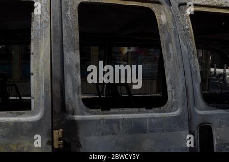 New York City, USA 31, maggio 2020 bruciato NYPD macchina della polizia Foto Stock