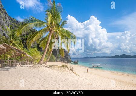 Vista sulla spiaggia di Black Island Palawan Filippine Foto Stock