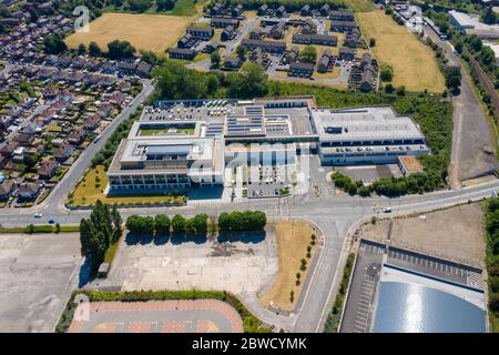 Leeds UK 31 maggio 2020: Foto aerea della stazione di polizia di Leeds District Head Quarters situata nel villaggio di Beeston a Leeds West Yorkshi Foto Stock