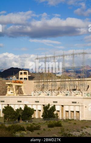 Davis Dam sul fiume Colorado vicino a Bullhead City, Arizona, Stati Uniti Foto Stock