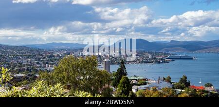 Vista panoramica Hobart e Derwent fiume Tasmania Ausralia Foto Stock