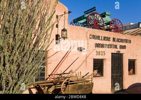 Caualliere Blacksmith nella città vecchia, Scottsdale, Phoenix, Arizona, Stati Uniti Foto Stock