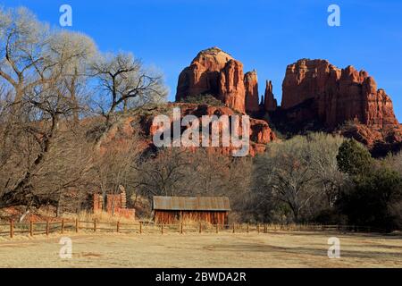 Ruota ad acqua al Red Rock Crossing, Sedona, Arizona, USA Foto Stock