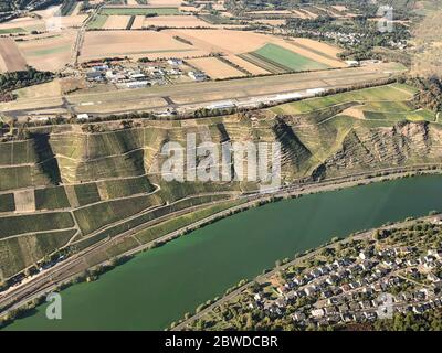 Volare lungo un fiume in Germania Foto Stock