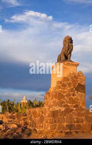 Grotta Hill, la Missione di San Xavier del Bac, Tucson, Arizona, Stati Uniti d'America Foto Stock