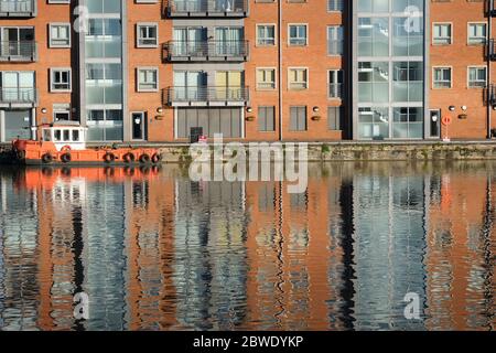 Immagini dal bacino principale di Gloucester Docks all'estremità settentrionale del Gloucester e del canale di nitidezza Foto Stock