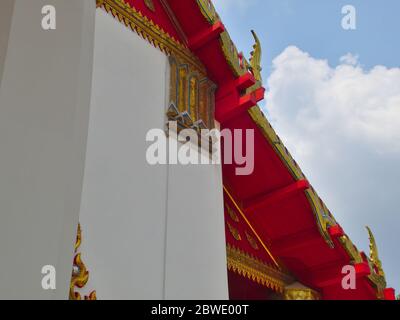 Wihan Phra Mongkhon Bophit ad Ayutthaya, che è stato ben restaurato all'interno, c'è una statua di un grande buddha presidente. Nome Phra Mongkhon Bophit. Foto Stock