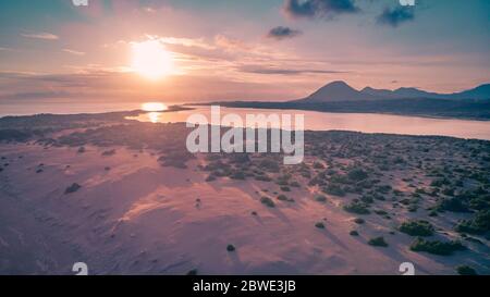 Le incredibili dune di sabbia e il lago di Issos, Corfu Grecia. Foto Stock