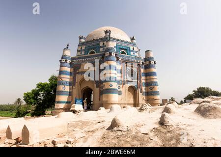 Tomba di Bibi Jawindi alla necropoli di UCH, UCH Sharif, distretto di Bahawalpur, provincia di Punjab, Pakistan, Asia meridionale, Asia Foto Stock