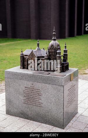 Gdansk, Polonia - 12 aprile 2019; Statua di fronte al Teatro Danzica Shakespeare Foto Stock