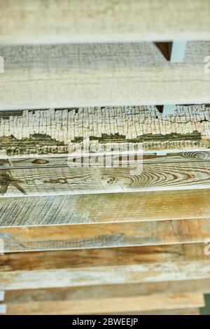 Vari campioni di piastrelle decorative. Campioni colorati di una piastrella in pietra in negozio Foto Stock