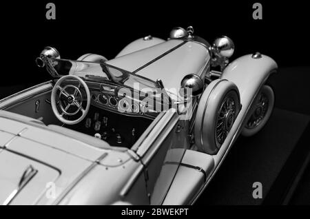 Maisto 1/18 modello in scala pressofusa Mercedes-Benz 500K Special Roadster (1936) Foto Stock