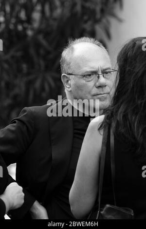 VENEZIA, ITALIA - 02 SETTEMBRE: Carlo Verdone sospirando durante il Settimo Festival del Cinema di Venezia il 2 settembre 2010 a Venezia, Italia. Foto Stock