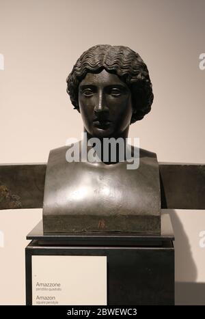 Testa di Amazon, erma di bronzo. Opera romana, i secolo a.C. Piazza Peristilio, Villa dei Papiri, Ercolano. Museo Archeologico di Napoli. Foto Stock